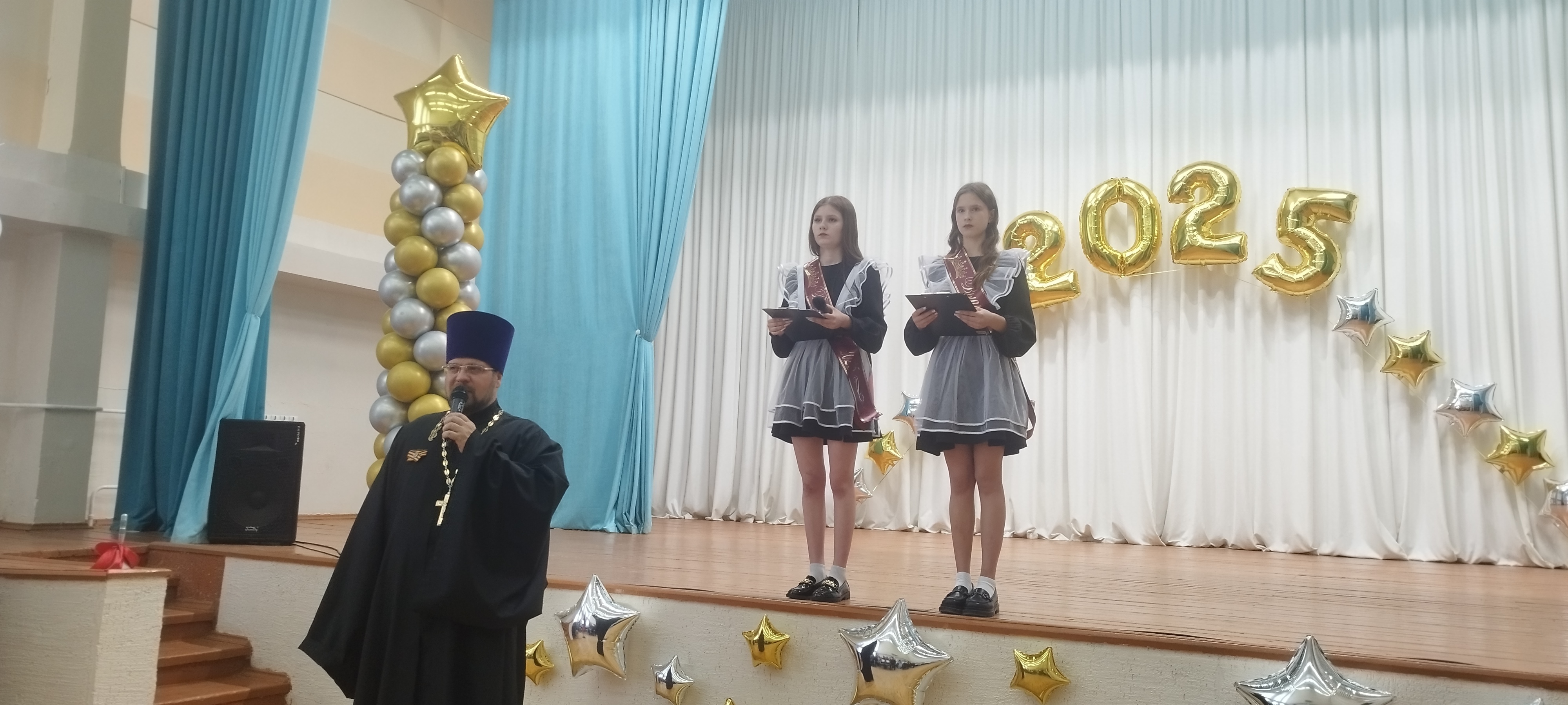 Последний звонок для выпускников 9 и 11 классов..