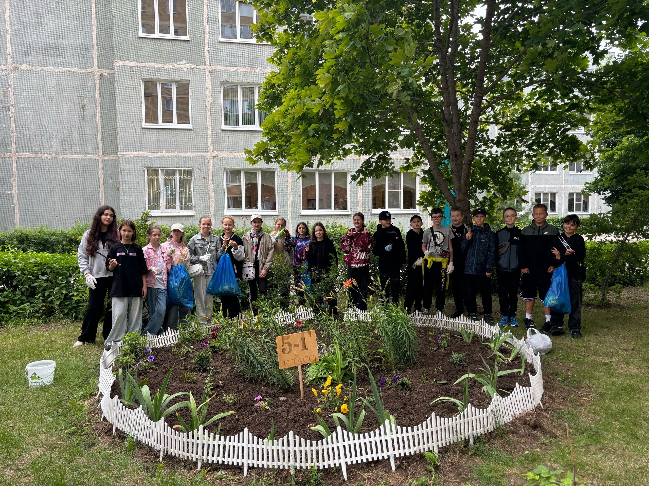 5Г продолжает отработку на пришкольном участке..