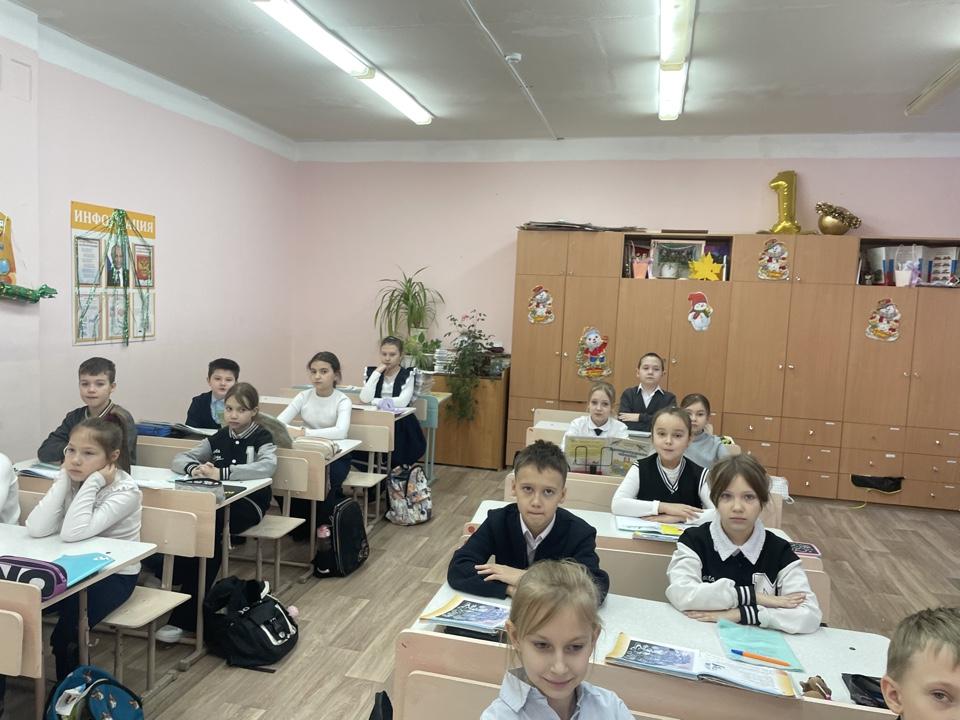 10 декабря в 3В классе в рамках недели Правового просвещения прошел урок «Я и мои права»..