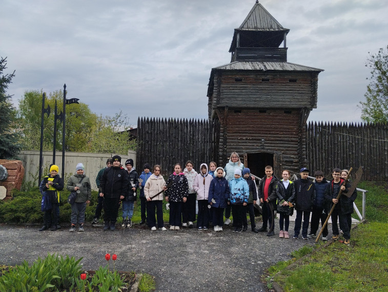 7 мая 4в и 3г классы посетили музей Музей &quot;Градостроительство и архитектура Симбирска-Ульяновска&quot;.