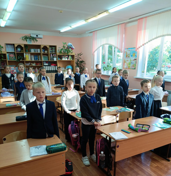 Разговор о важном во 2 А классе сегодня посвящен " Дорогам России".