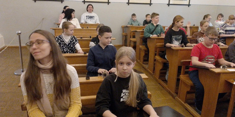 Учащиеся 4 Б класса с классным руководителем и родителями посетили Симбирскую классическую гимназию.