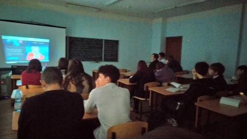 28 января на уроке обществознания с учащимися 11 А класса был проведён Цифровой ликбез..