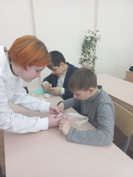 "Выполнение амулетов и оберегов для бойцов СВО..