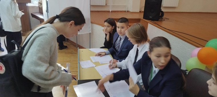 Выборы президента школьного государства «Алексия».
