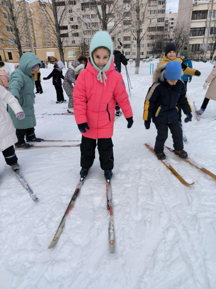 Орлята России 1 А класса сегодня открыли лыжный сезон. Все получили богатейший заряд энергии!.